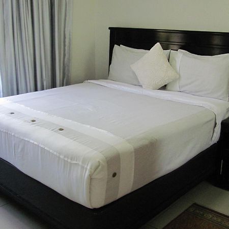 Upper Room Guest House Francistown Exterior foto