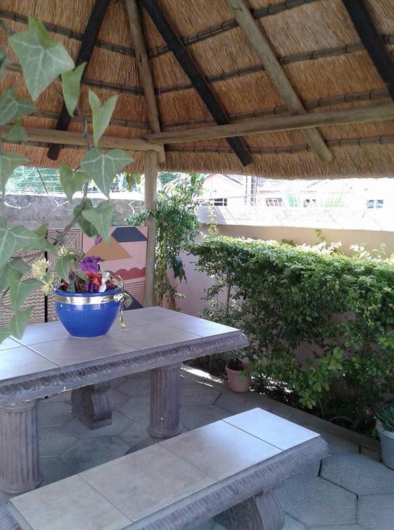 Upper Room Guest House Francistown Exterior foto