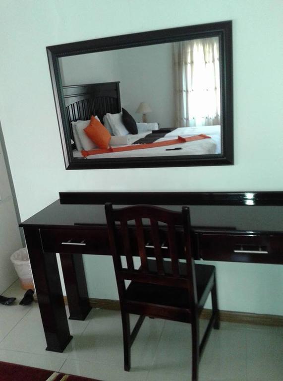 Upper Room Guest House Francistown Exterior foto