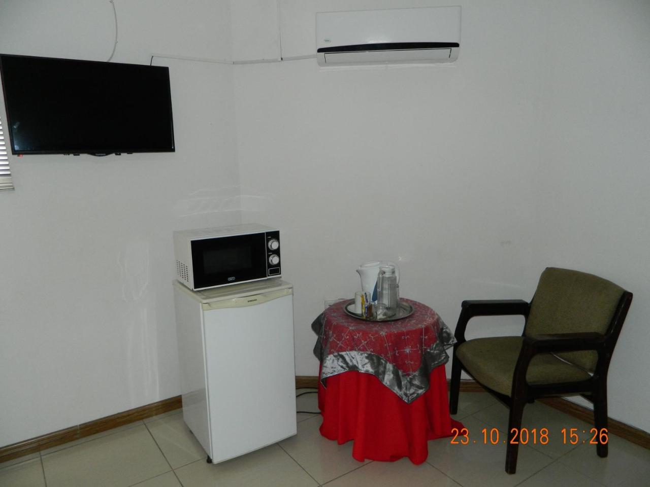 Upper Room Guest House Francistown Exterior foto