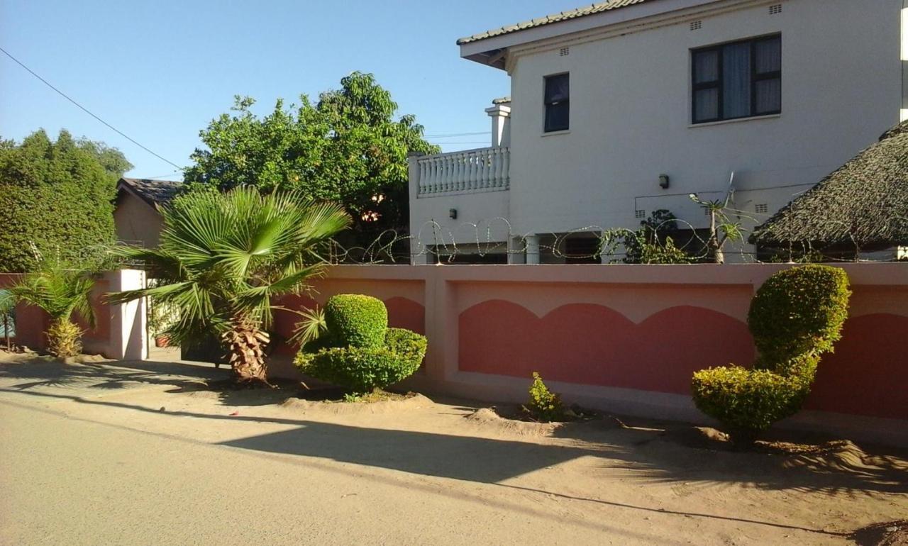 Upper Room Guest House Francistown Exterior foto