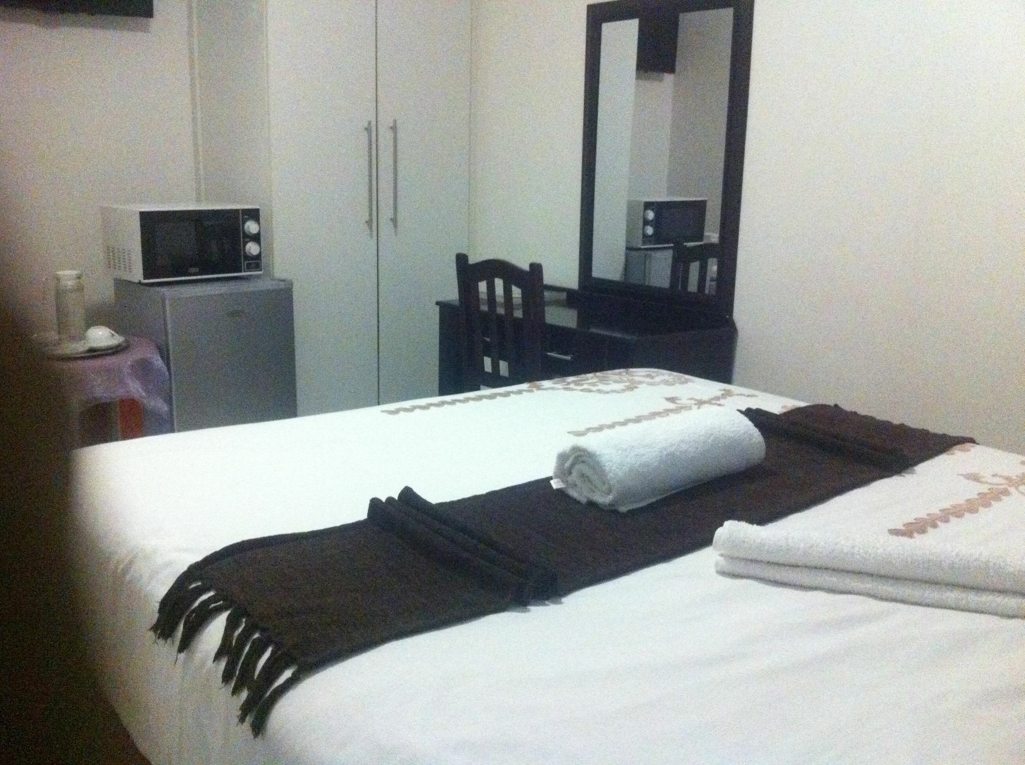 Upper Room Guest House Francistown Exterior foto